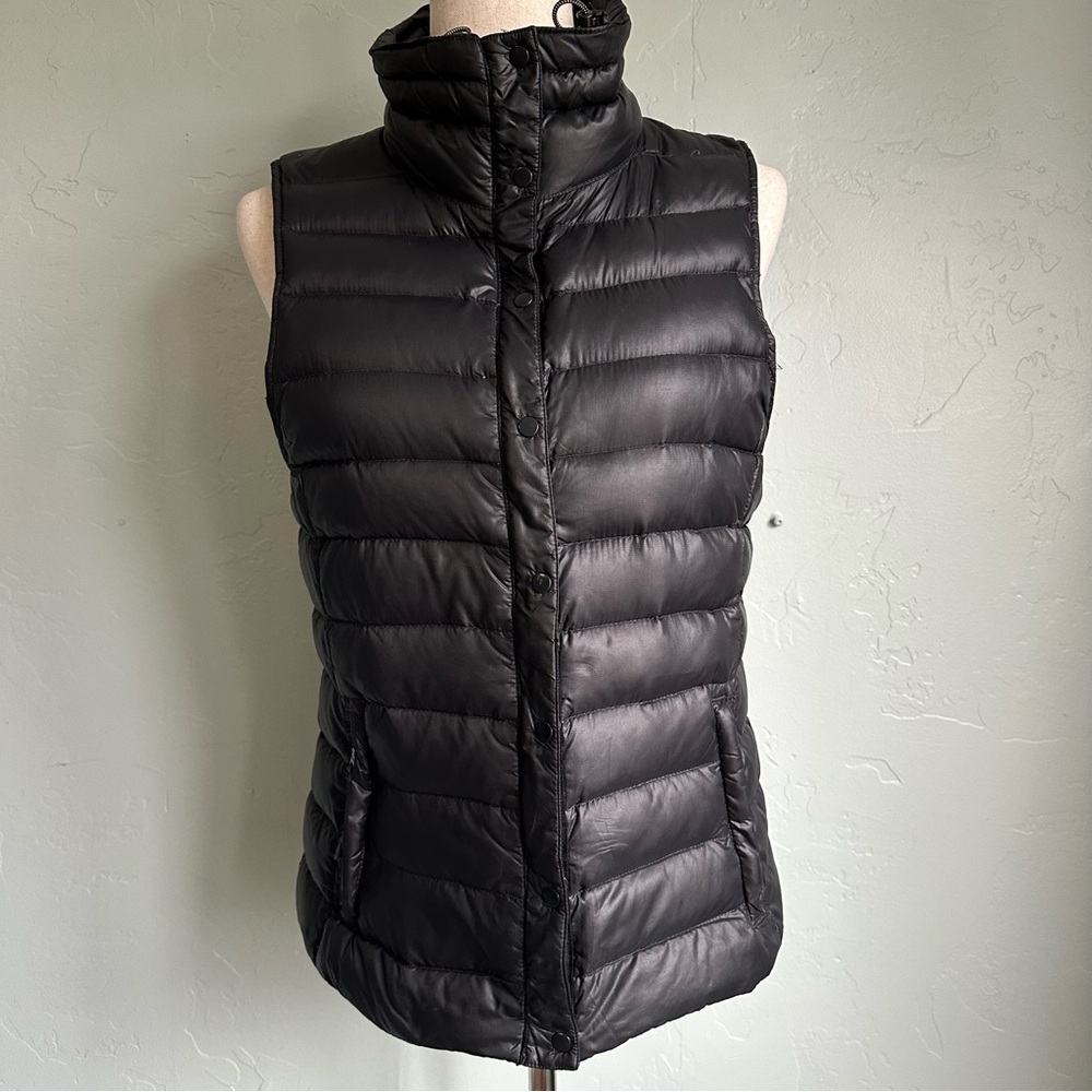 GAP Women's Black Nylon‎ Down Puffer Vest Small Cabincore Gorp Grail Luxe Winter